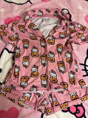 hello kitty spooky pj set 🎃💗